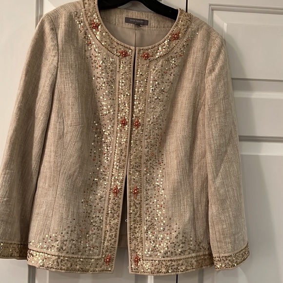 🍾HP💕Ann Taylor embellished jacket. Linen with beads and sequins. Hook close. - Picture 6 of 7